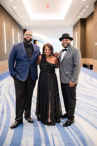 mobile - carousel-hero-element image-4